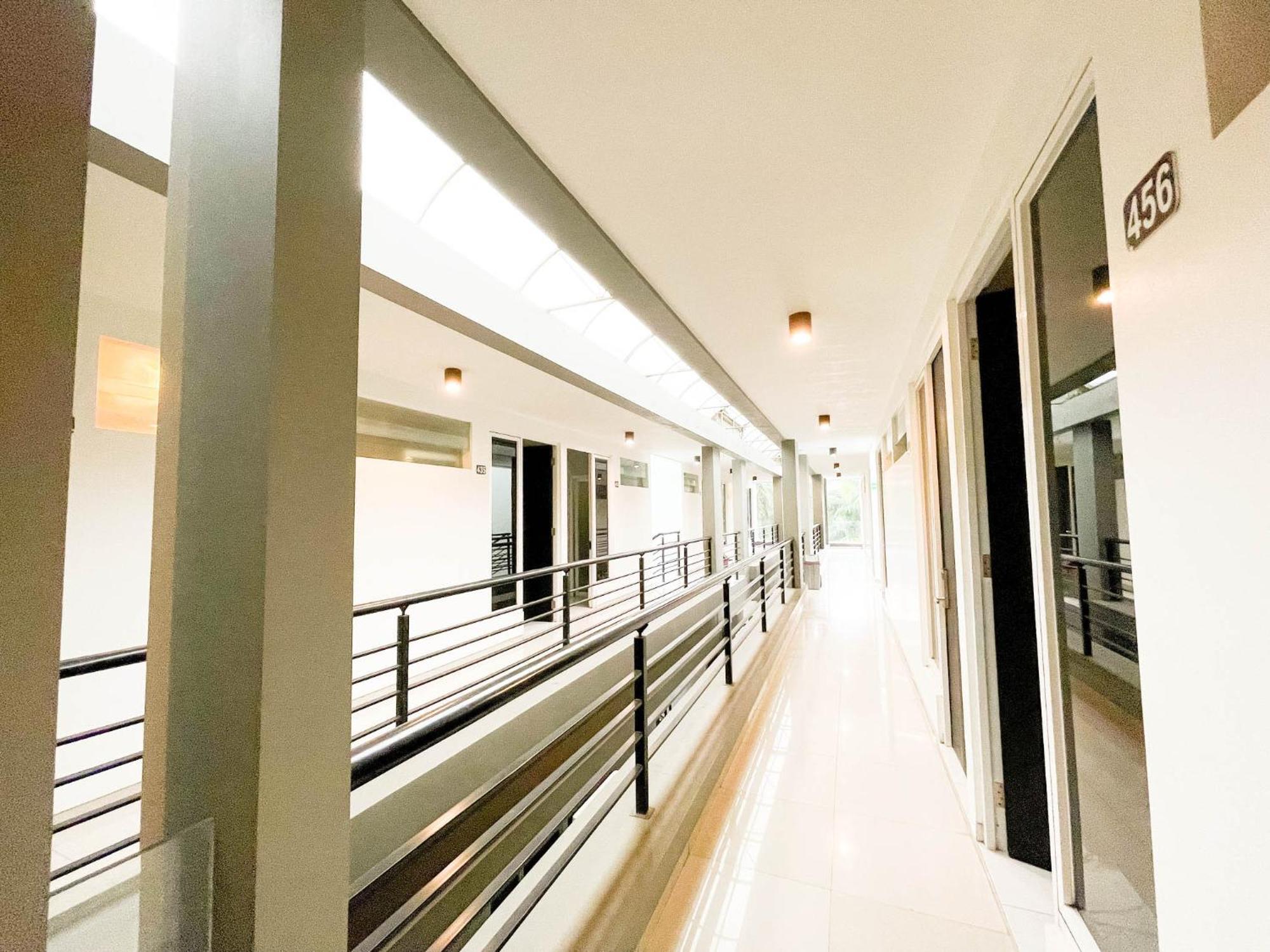 โรงแรม นิว เซอร์ยา บันยูวังงี ภายนอก รูปภาพ