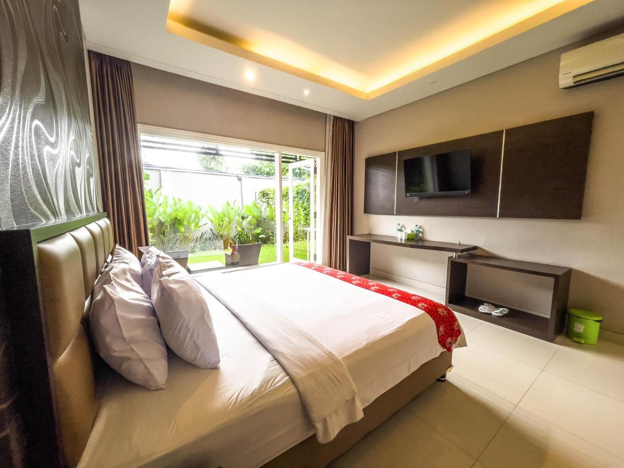 โรงแรม นิว เซอร์ยา บันยูวังงี ภายนอก รูปภาพ
