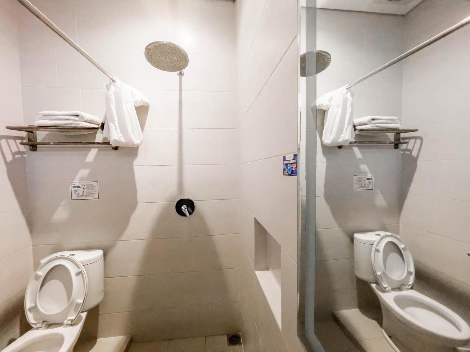 โรงแรม นิว เซอร์ยา บันยูวังงี ภายนอก รูปภาพ