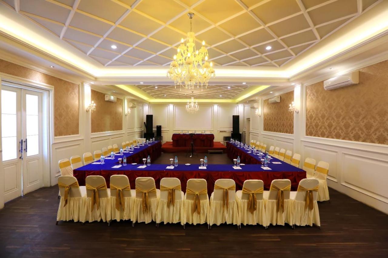 โรงแรม นิว เซอร์ยา บันยูวังงี ภายนอก รูปภาพ