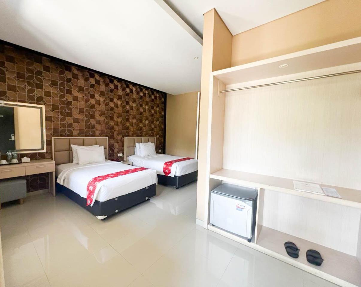 โรงแรม นิว เซอร์ยา บันยูวังงี ภายนอก รูปภาพ
